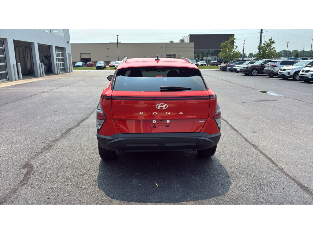 Used 2025 Hyundai Kona SEL AWD/4WD image 9