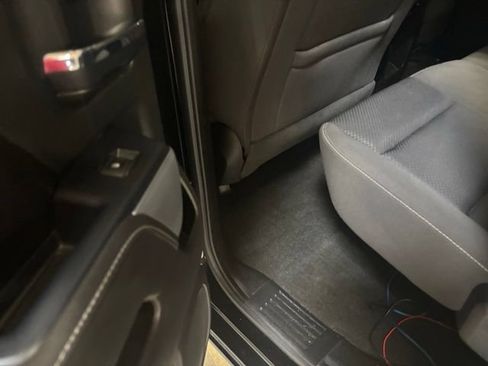 Used 2017 Chevrolet Silverado 1500 LT w/ Midnight Edition AWD/4WD image 17