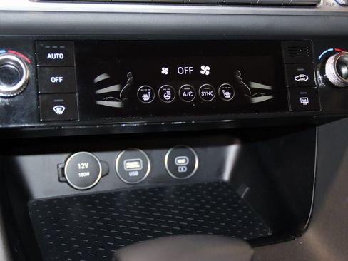 Used 2025 Genesis G70 2.5T image 41