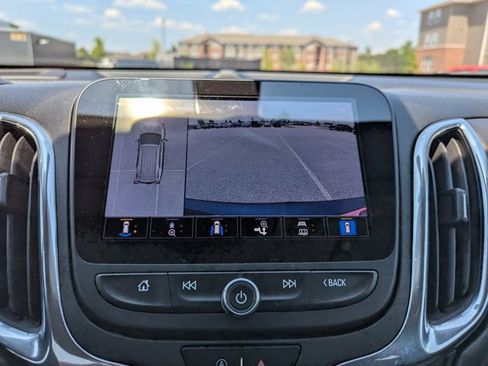 Used 2023 Chevrolet Equinox LT image 18