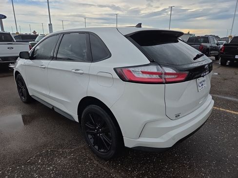 Certified 2024 Ford Edge ST-Line AWD/4WD image 3