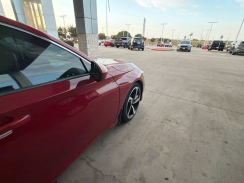 Used 2018 Honda Accord Sport image 10