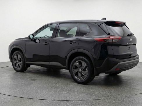 Used 2025 Nissan Rogue SV FWD image 6