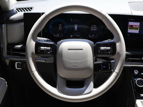Used 2025 Hyundai Santa Fe SEL FWD image 14