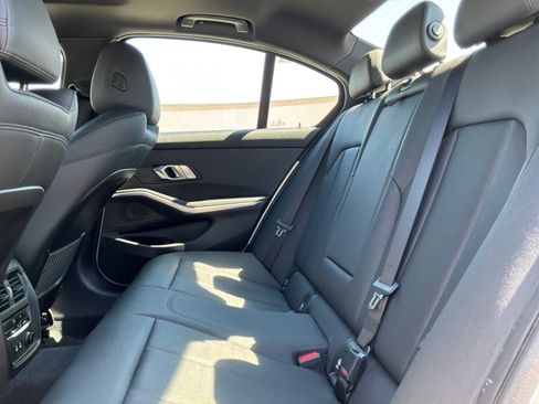 Used 2020 BMW 330i Sedan w/ M Sport Package RWD image 19
