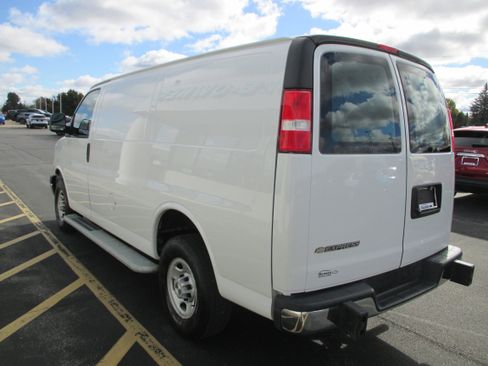 Used 2023 Chevrolet Express 2500 w/ Driver Convenience Package image 5