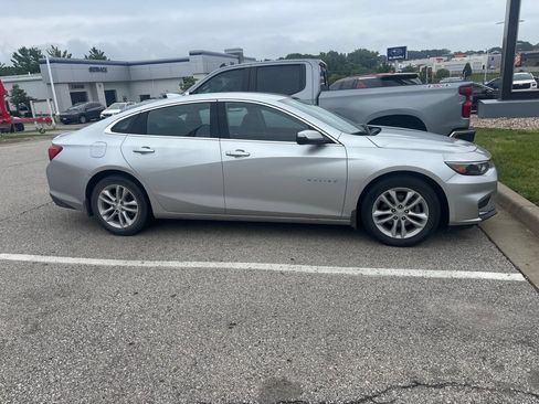 Used 2016 Chevrolet Malibu LT FWD image 3