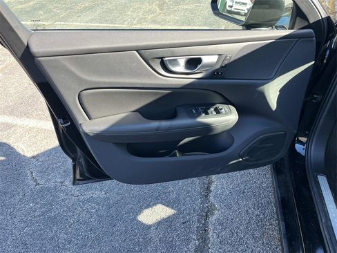 Used 2024 Volvo S60 B5 Plus w/ Climate Package image 19