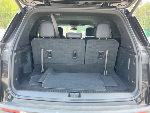 Used 2025 Chevrolet Traverse LT FWD image 30