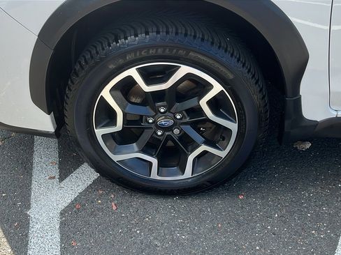 Used 2017 Subaru Crosstrek 2.0i Premium image 9
