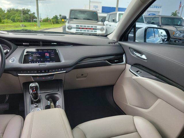 Used 2022 Cadillac XT4 Premium Luxury w/ Technology Package FWD image 23