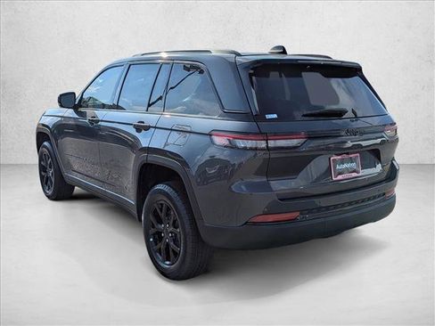 New 2025 Jeep Grand Cherokee Altitude image 7