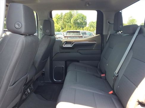 Used 2022 Chevrolet Silverado 1500 LT AWD/4WD image 15