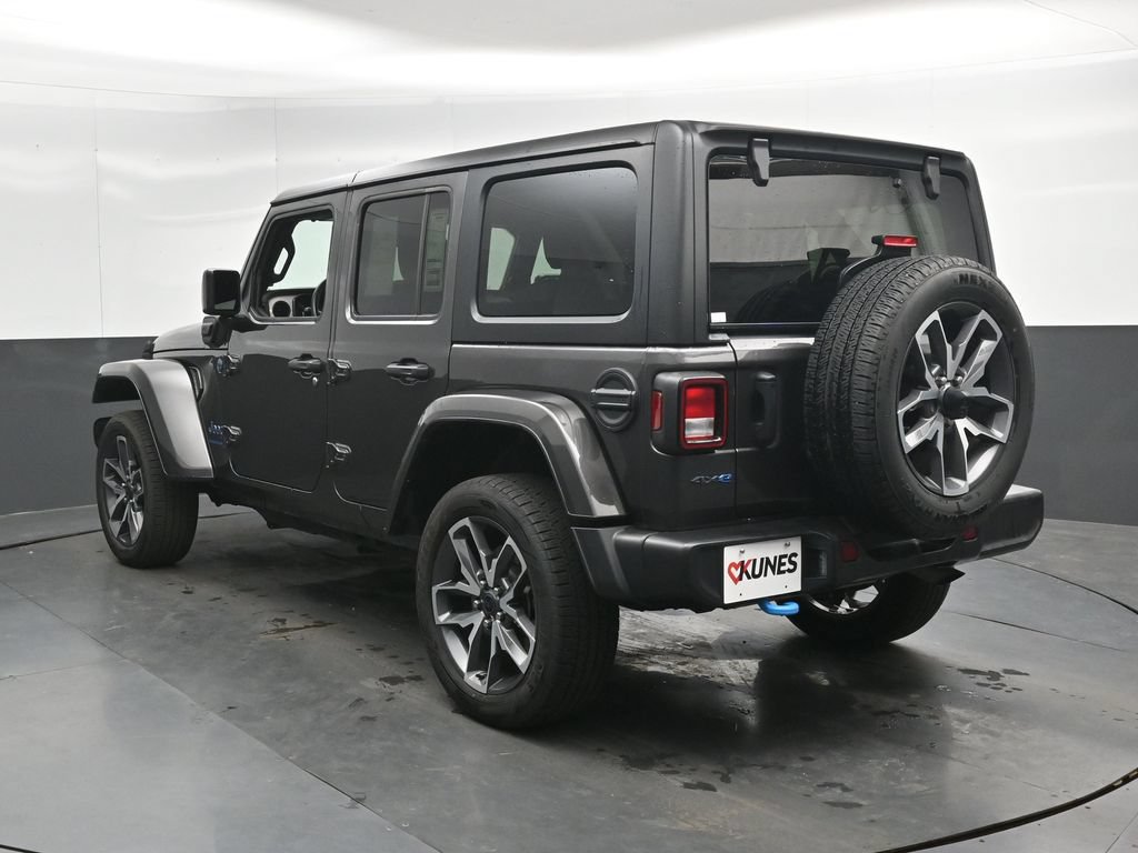 Used 2024 Jeep Wrangler Unlimited AWD/4WD image 9
