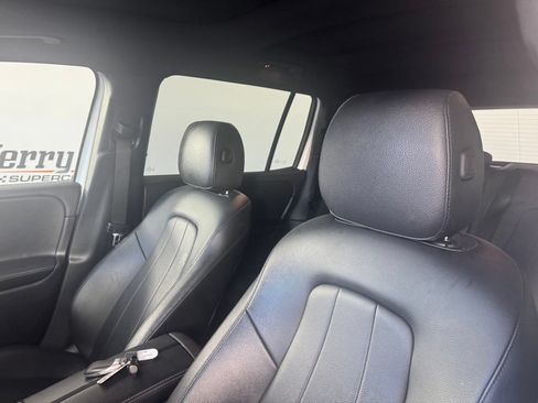 Used 2021 Mercedes-Benz GLB 250 4MATIC image 10