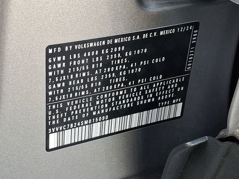 Certified 2025 Volkswagen Taos SE w/ Panoramic Sunroof Package image 27