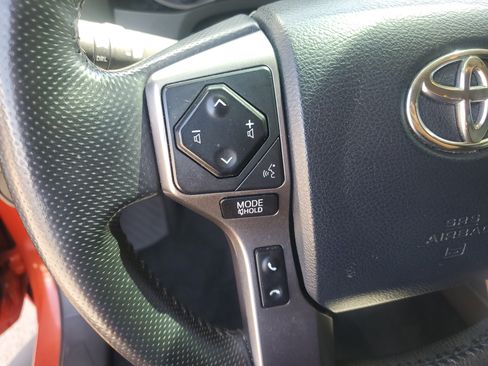 Used 2017 Toyota Tacoma SR5 w/ Tow Package RWD image 16
