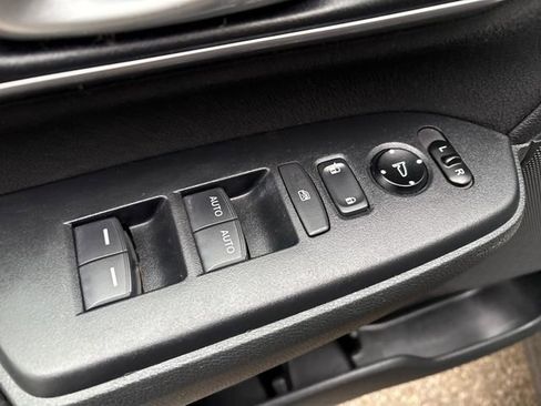 Used 2017 Honda CR-V EX image 13