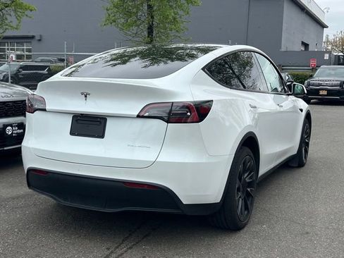 Used 2023 Tesla Model Y Long Range AWD/4WD image 5