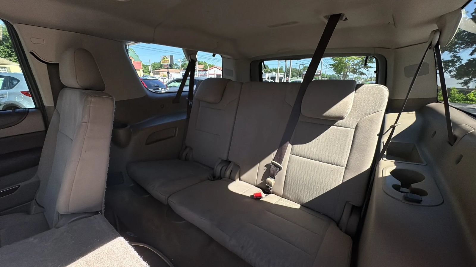 Used 2017 Chevrolet Suburban LS w/ Enhanced Driver Alert Package RWD image 17