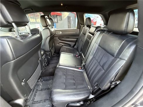 Used 2018 Jeep Grand Cherokee Altitude image 22