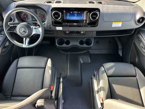 Used 2026 Mercedes-Benz Sprinter 2500 image 13