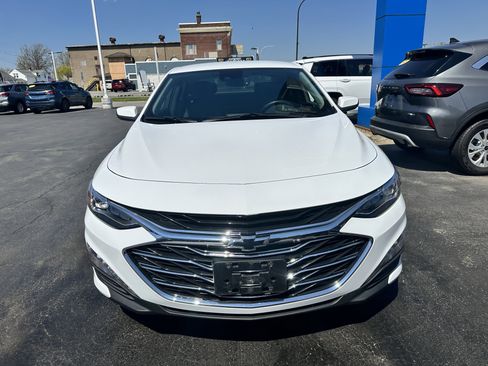Used 2023 Chevrolet Malibu LT w/ Driver Confidence Package FWD image 2