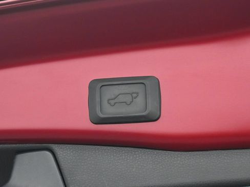 Used 2025 Toyota RAV4 XLE w/ Convenience Package FWD image 36