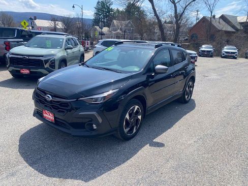 Used 2024 Subaru Crosstrek 2.5i Limited image 3