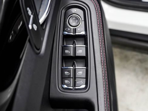 Used 2023 Porsche Macan S AWD/4WD image 41