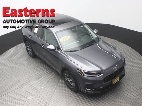 Used 2023 Honda HR-V EX-L image 3