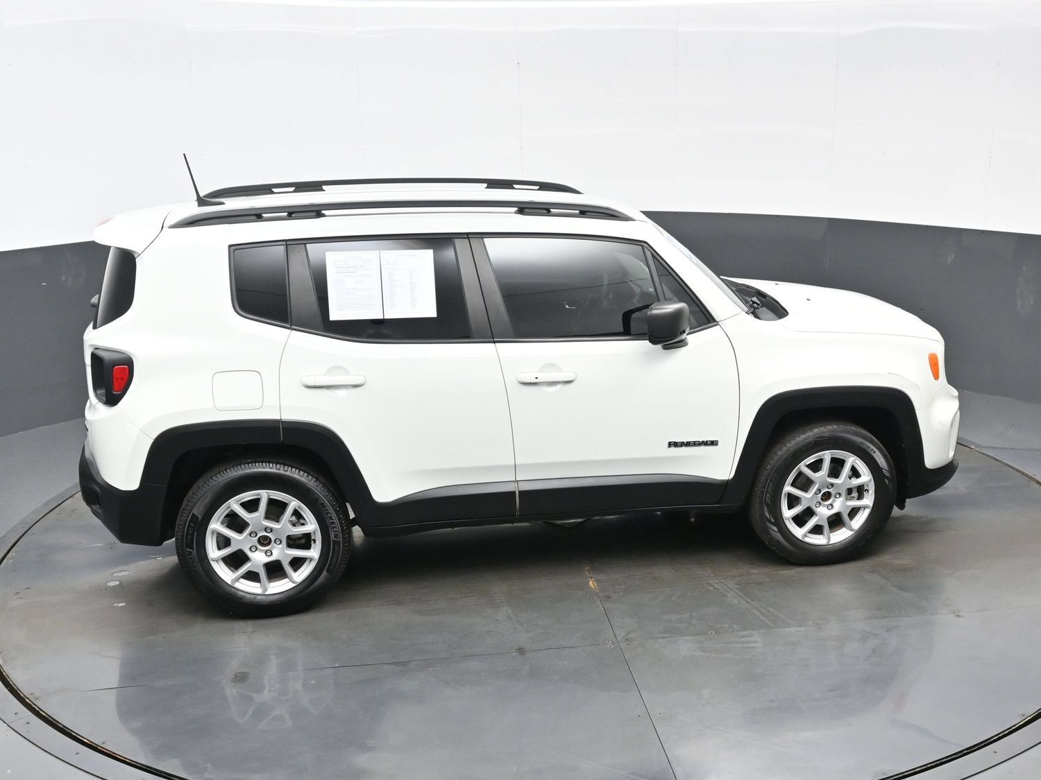 Used 2022 Jeep Renegade Latitude AWD/4WD image 39