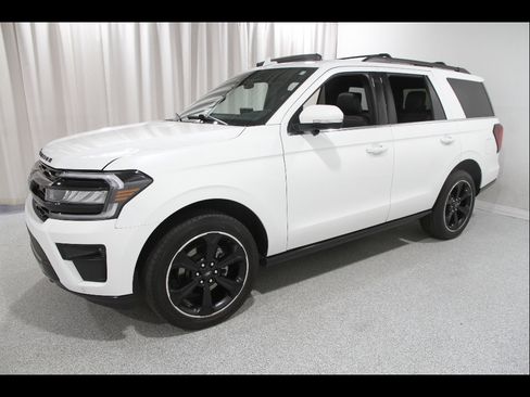 Certified 2023 Ford Expedition Limited AWD/4WD image 3