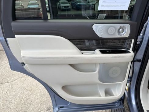 Used 2022 Lincoln Navigator Black Label image 21
