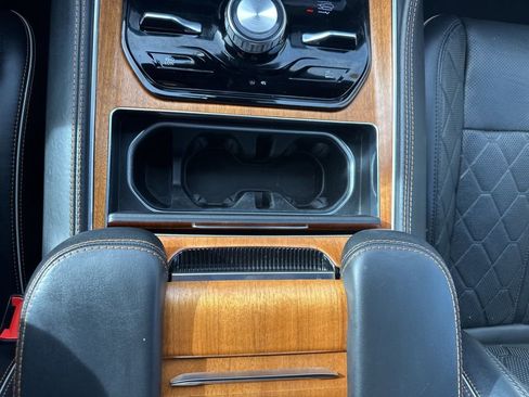 Used 2022 Jeep Grand Wagoneer Series III image 8