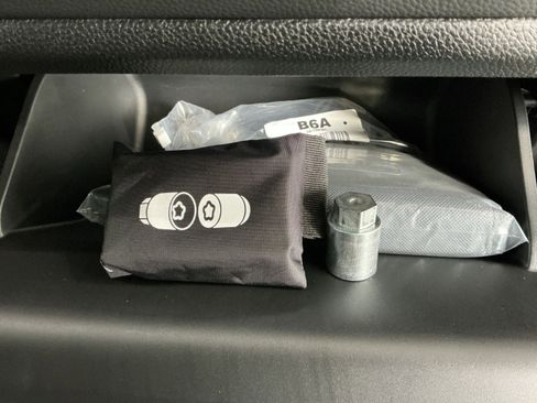 Used 2025 Honda Civic Sport image 31