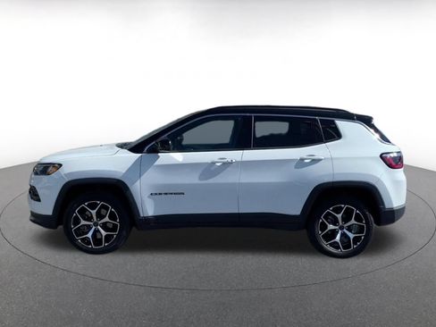 Used 2025 Jeep Compass Limited AWD/4WD image 9
