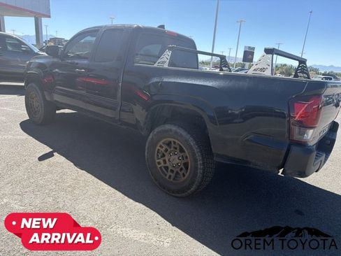 Used 2022 Toyota Tacoma SR AWD/4WD image 13