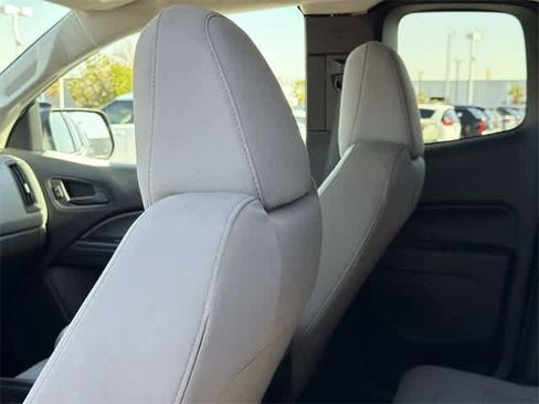 Used 2018 Chevrolet Colorado W/T image 20