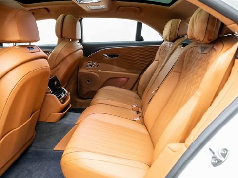 Used 2023 Bentley Flying Spur W12 image 13