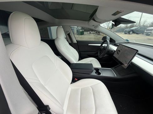 Used 2021 Tesla Model 3 Performance image 9