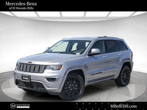 Used 2019 Jeep Grand Cherokee Altitude AWD/4WD image 1