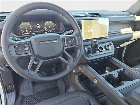 New 2025 Land Rover Defender 110 X-Dynamic SE image 18