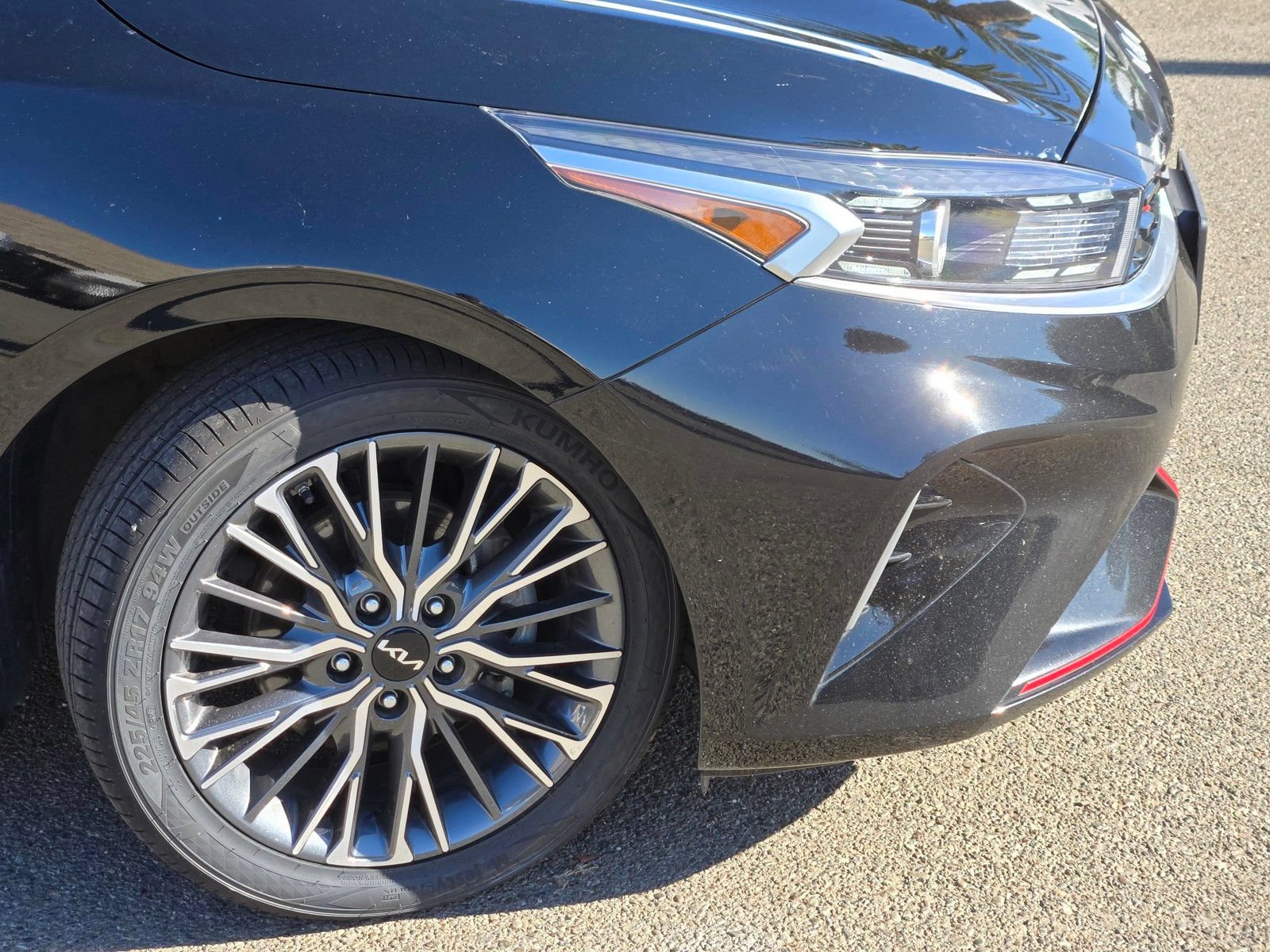 Used 2023 Kia Forte GT-Line w/ GT-Line Technology Package FWD image 9