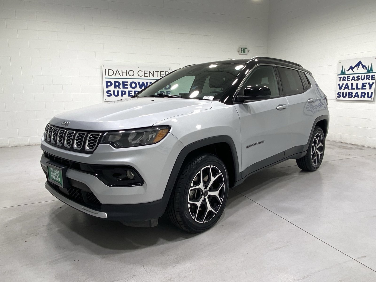 Used 2025 Jeep Compass Limited AWD/4WD image 4