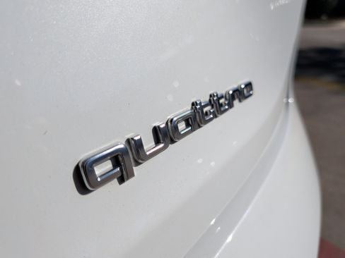 Used 2023 Audi e-tron Prestige w/ Prestige Package image 42