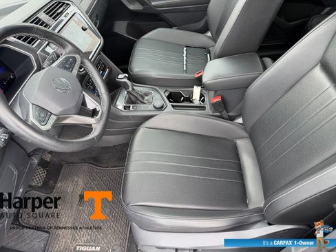 Used 2024 Volkswagen Tiguan SE w/ Panoramic Sunroof Package AWD/4WD image 13