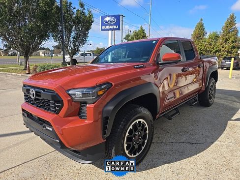 Used 2025 Toyota Tacoma TRD Sport image 2