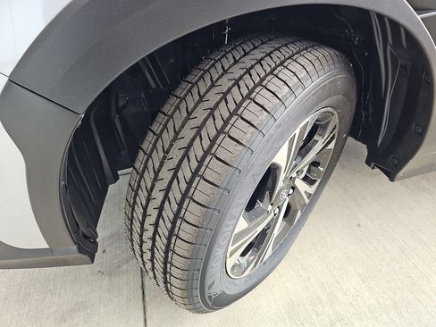 Certified 2025 Subaru Crosstrek 2.5i Premium AWD/4WD image 31
