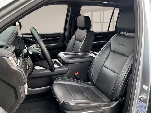 Used 2024 GMC Yukon XL Denali RWD image 21